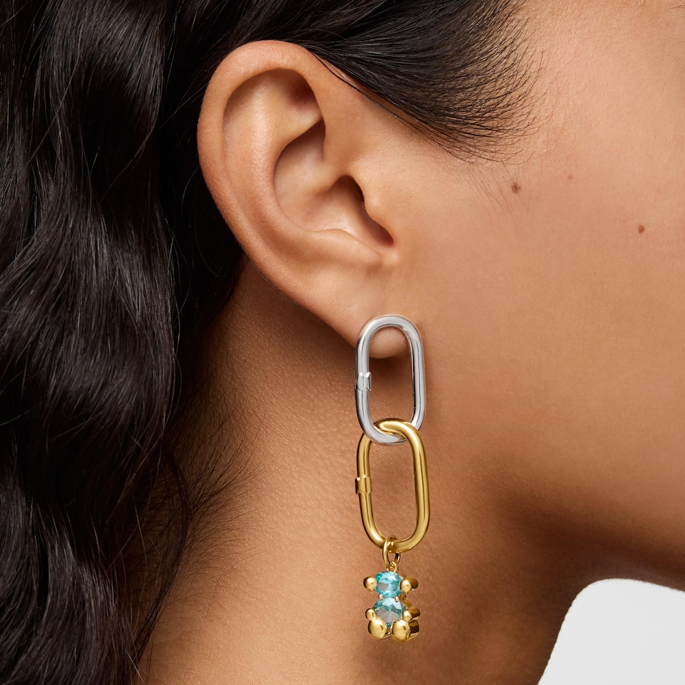 Penjoll petit motiu &oacute;s amb bany d'or 18 kt sobre plata i safir blau creat al laboratori Color Bear LGG