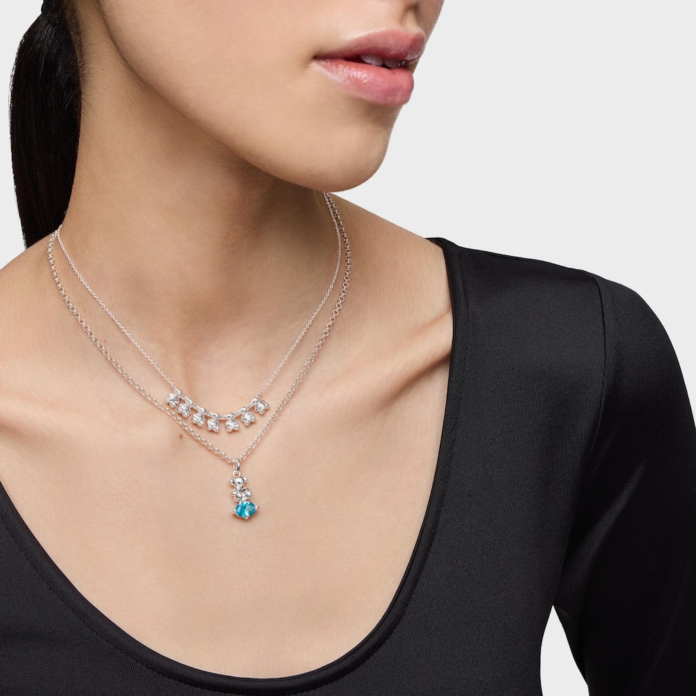 Dije peque&ntilde;o motivo oso de plata y zafiro azul creado en laboratorio Bold Bear LGG