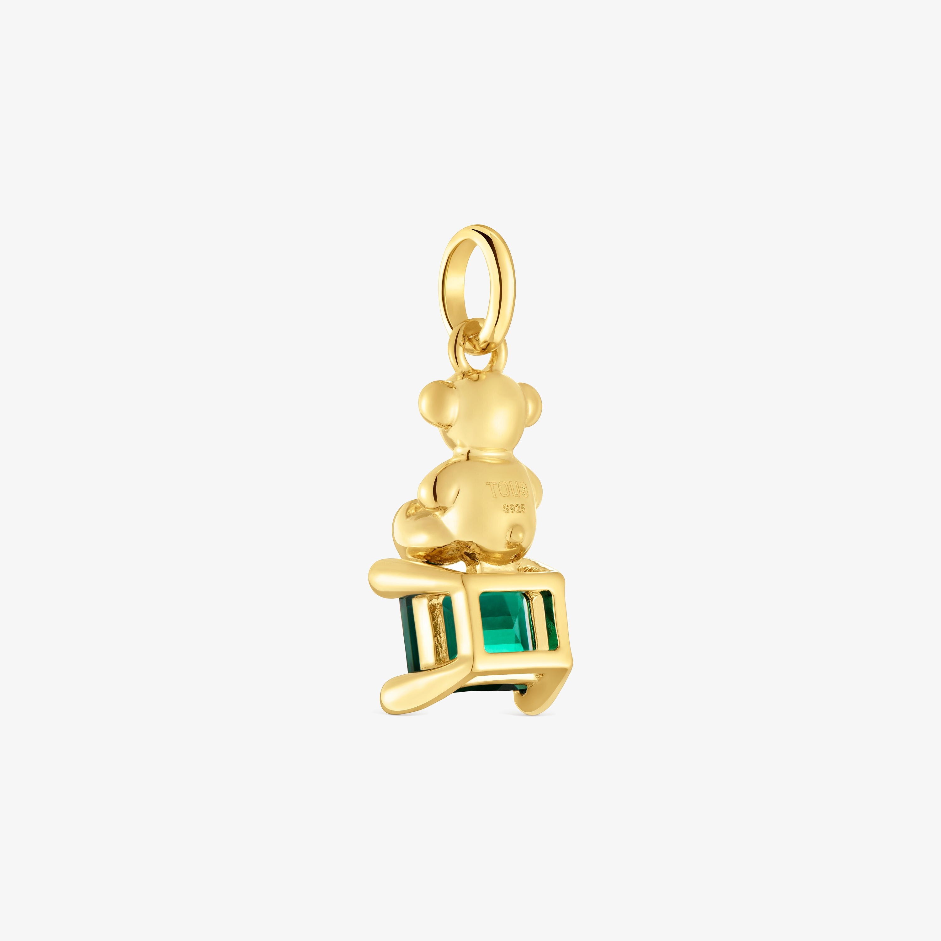 Small 18K gold vermeil bear motif Pendant with lab-grown green emerald Bold Bear LGG