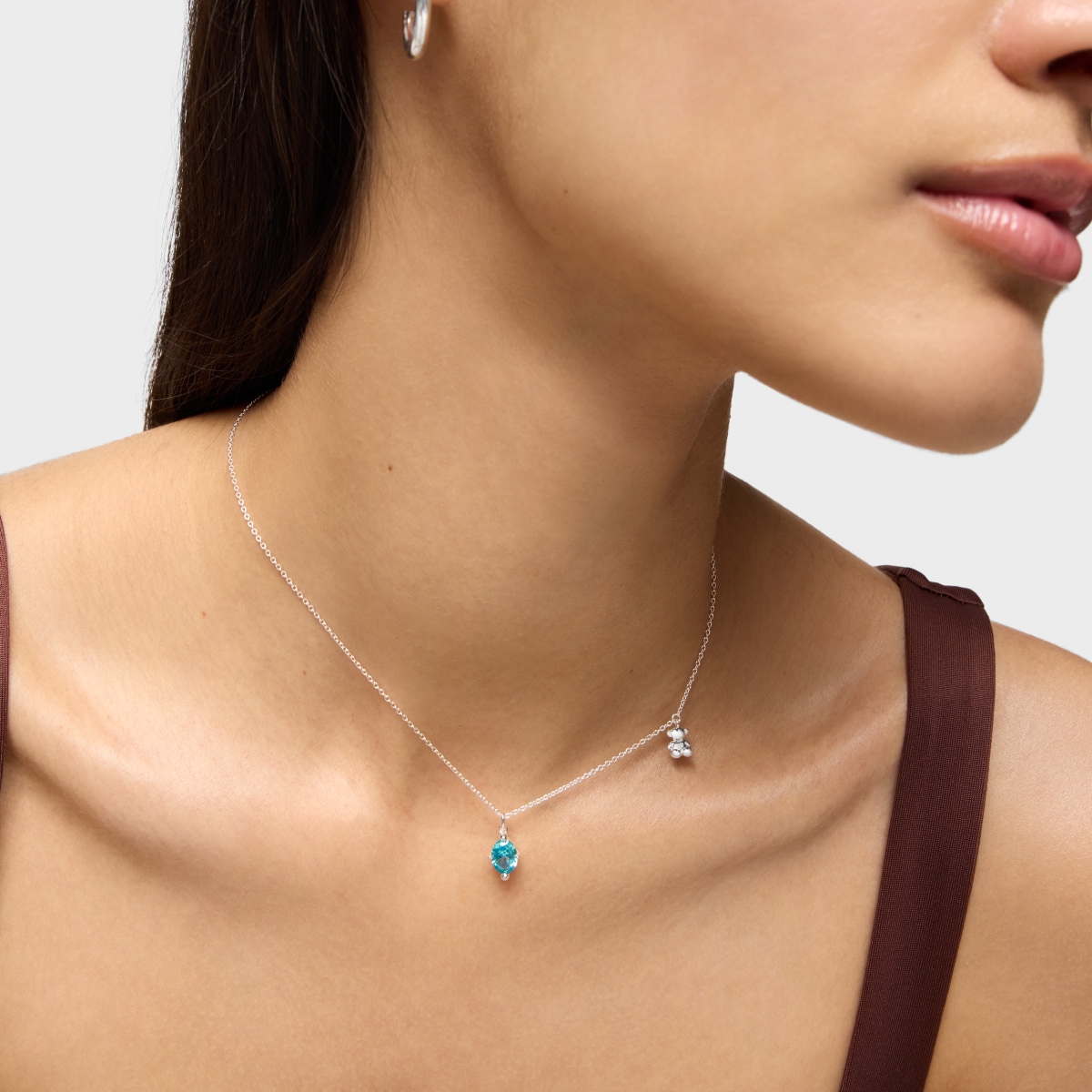 Short silver bear motif Necklace with lab-grown blue sapphire Bold Bear LGG