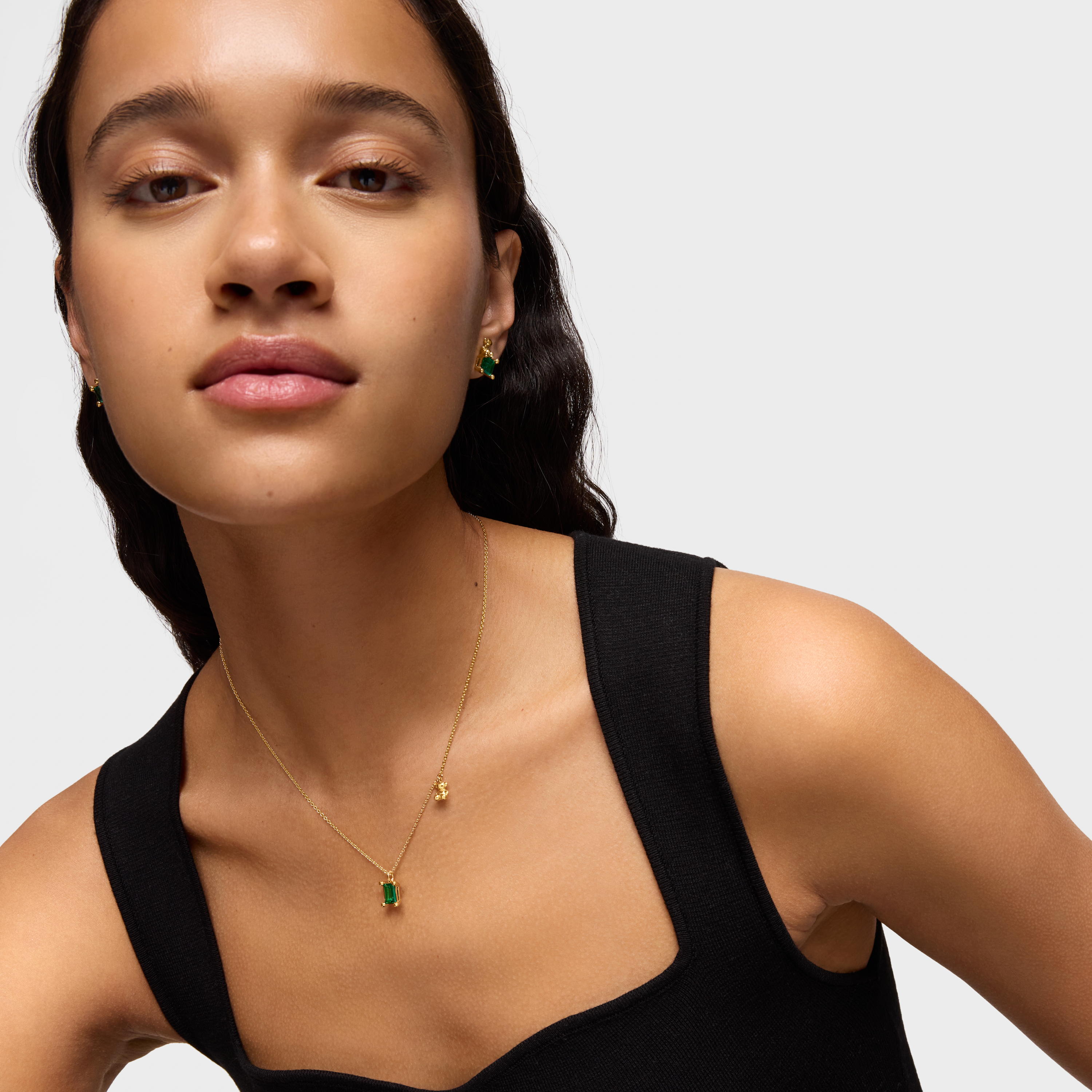 Short 18K gold vermeil bear motif Necklace with lab-grown emerald Bold Bear LGG