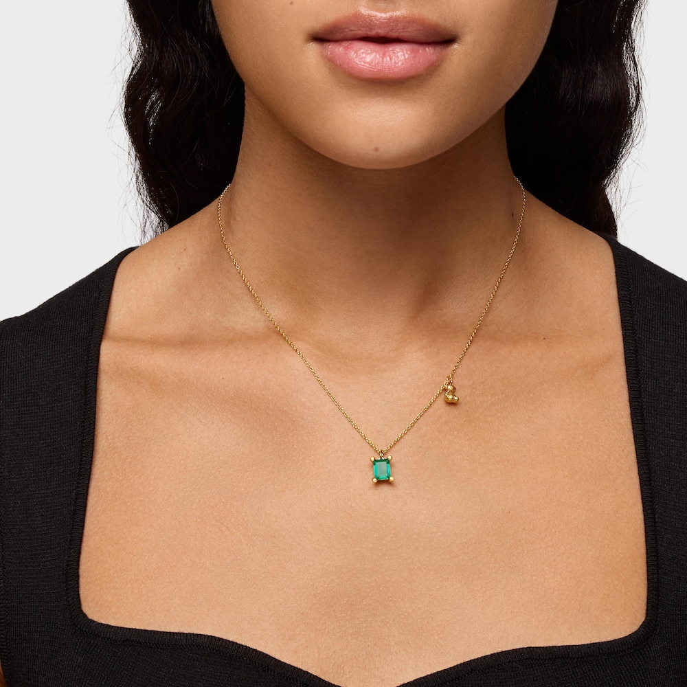 Short 18kt gold plating over silver bear motif Necklace with lab-grown emerald Bold Bear LGG image number 6