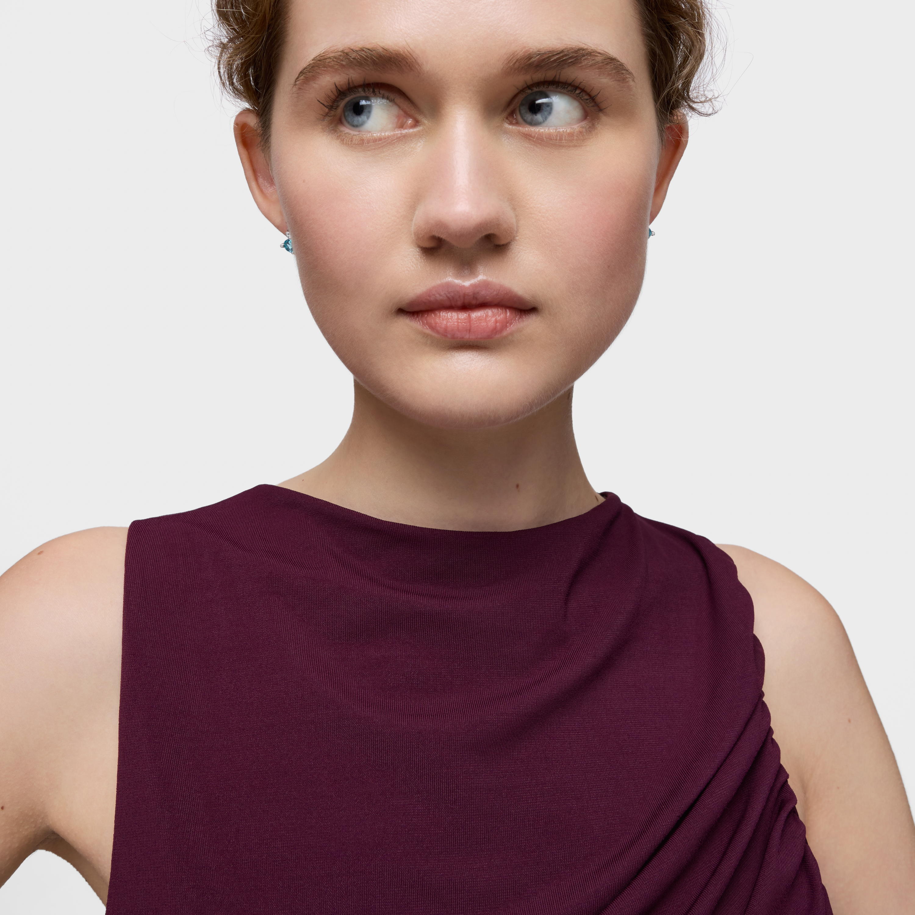 Silver bear motif Earrings with lab-grown sapphire Bold Bear LGG