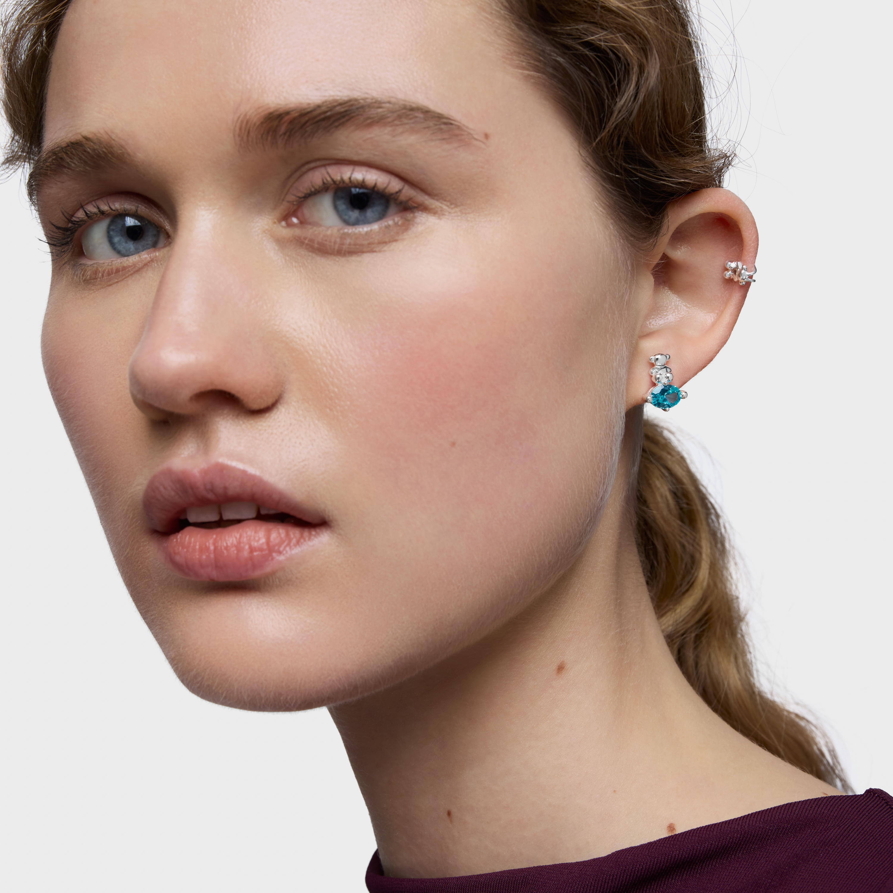 Silver bear motif Earrings with lab-grown sapphire Bold Bear LGG