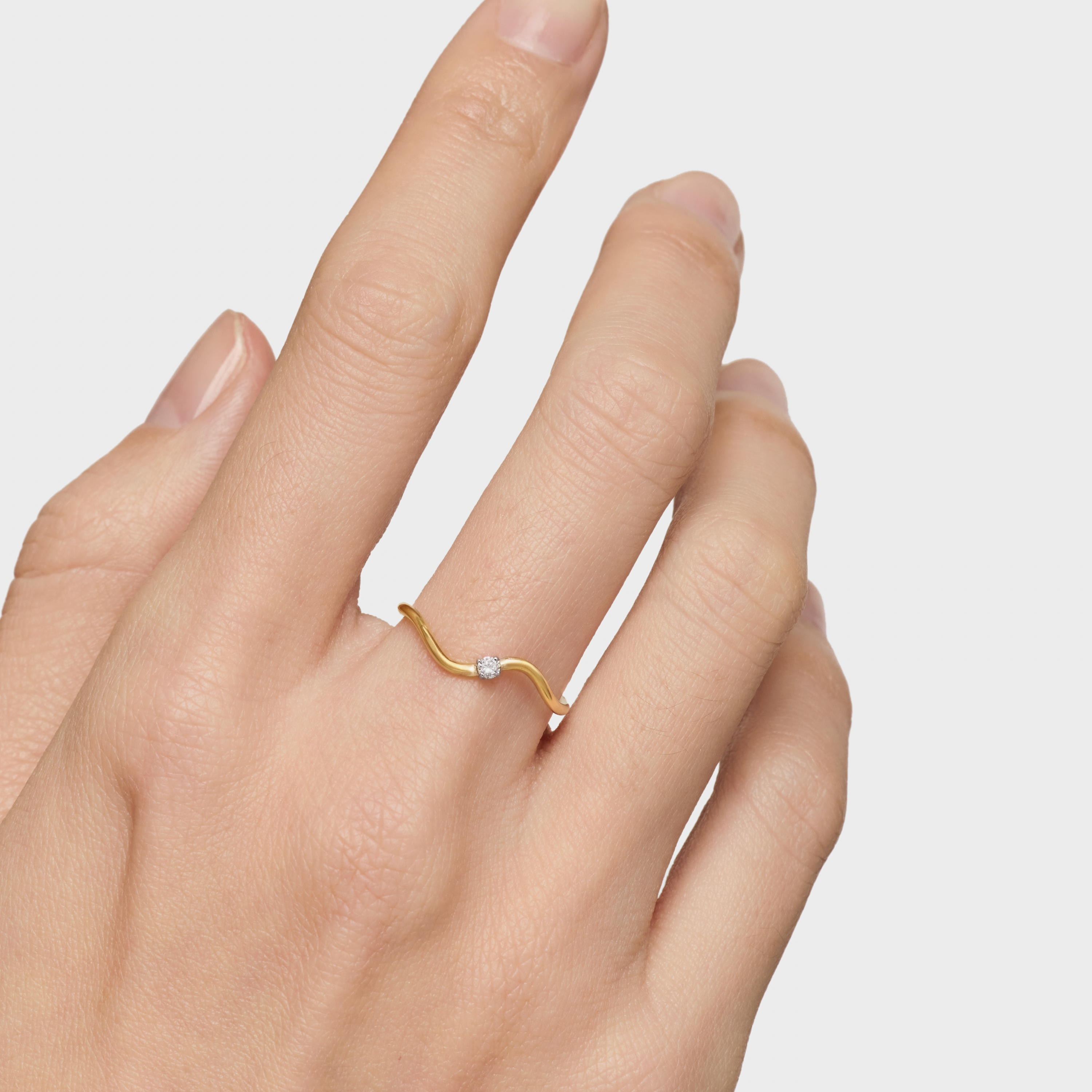 18K solid gold wave-shaped Ring with Diamonds Daisy