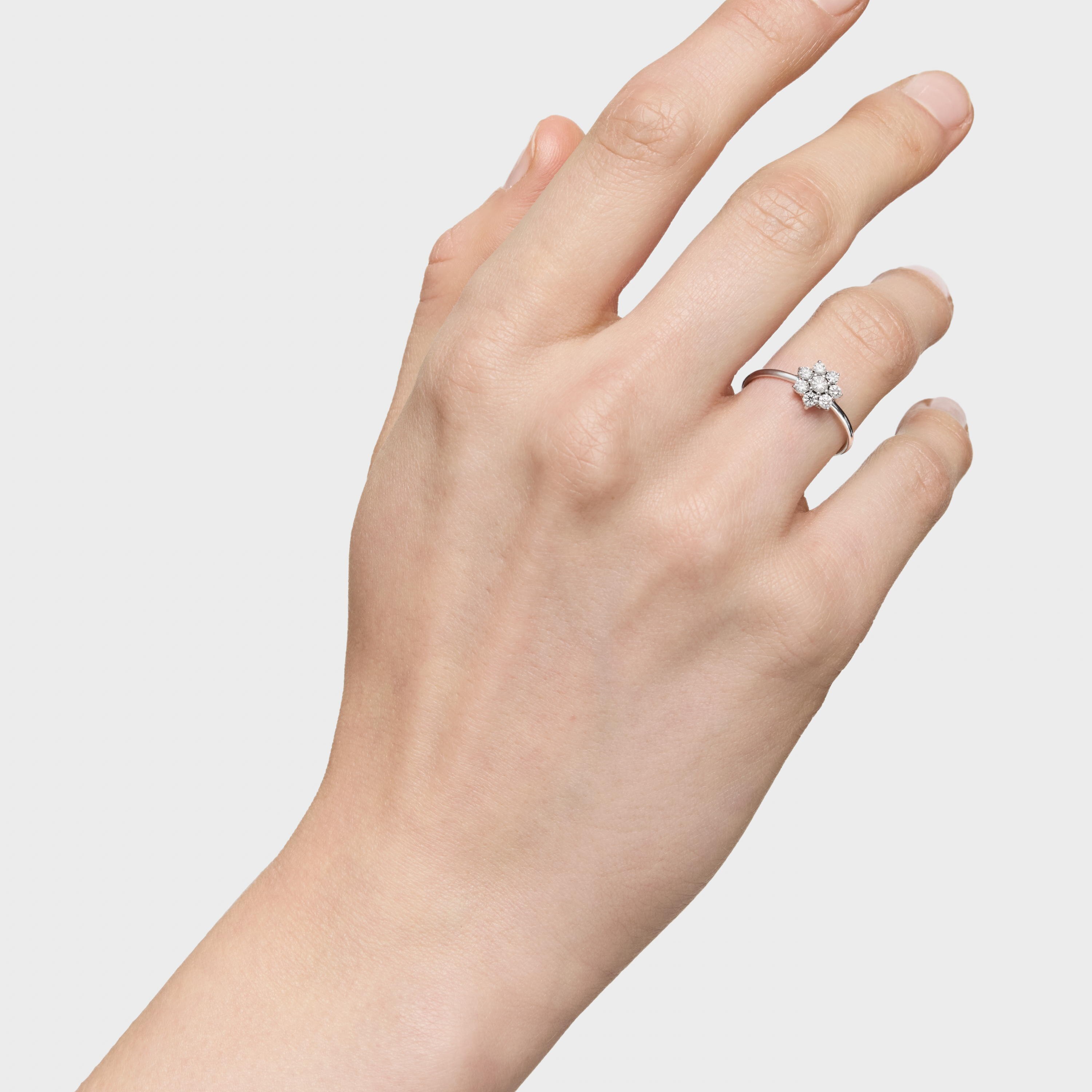 18K white gold Ring with diamond Daisy