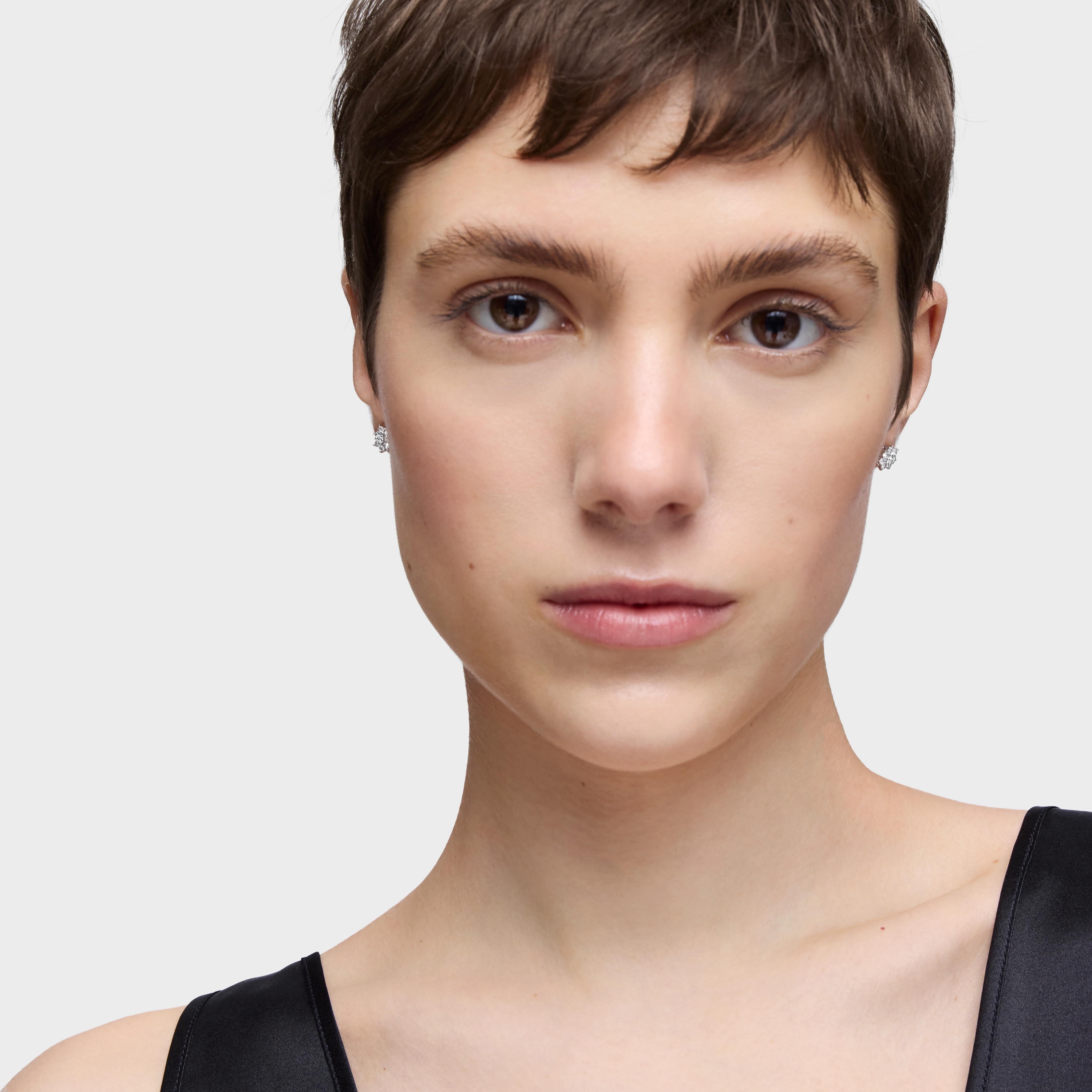 18K white gold Earrings with diamonds Daisy