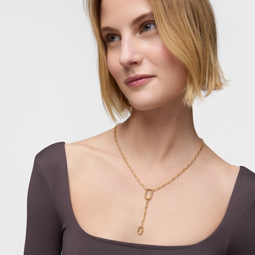 Medium 18kt gold plating over silver Necklace with pendant detail and ring Hold Oval