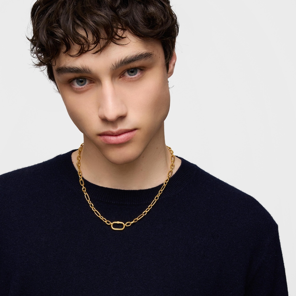 &Kappa;&omicron;&nu;&tau;ό &kappa;&omicron;&lambda;&iota;έ Hold Oval &mu;&epsilon; &epsilon;&pi;&iota;&chi;&rho;ύ&sigma;&omega;&sigma;&eta; 18 &kappa;&alpha;&rho;&alpha;&tau;ί&omega;&nu; &pi;ά&nu;&omega; &sigma;&epsilon; &alpha;&sigma;ή&mu;&iota; &mu;&epsilon; &kappa;&rho;ί&kappa;&omicron;