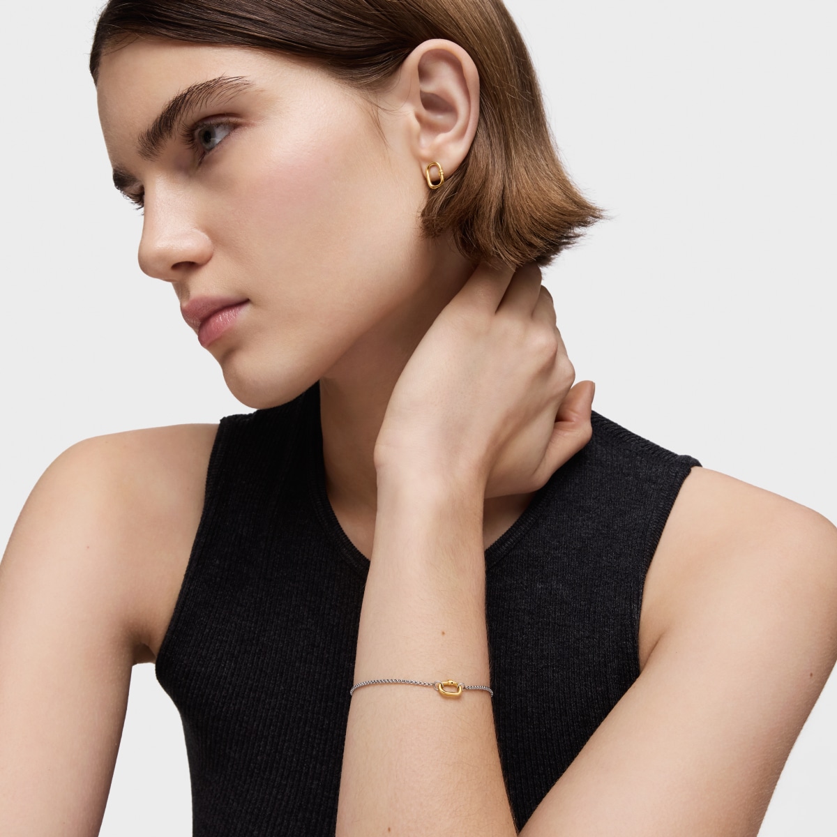 Steel chain Bracelet with gold ring Hold Oval