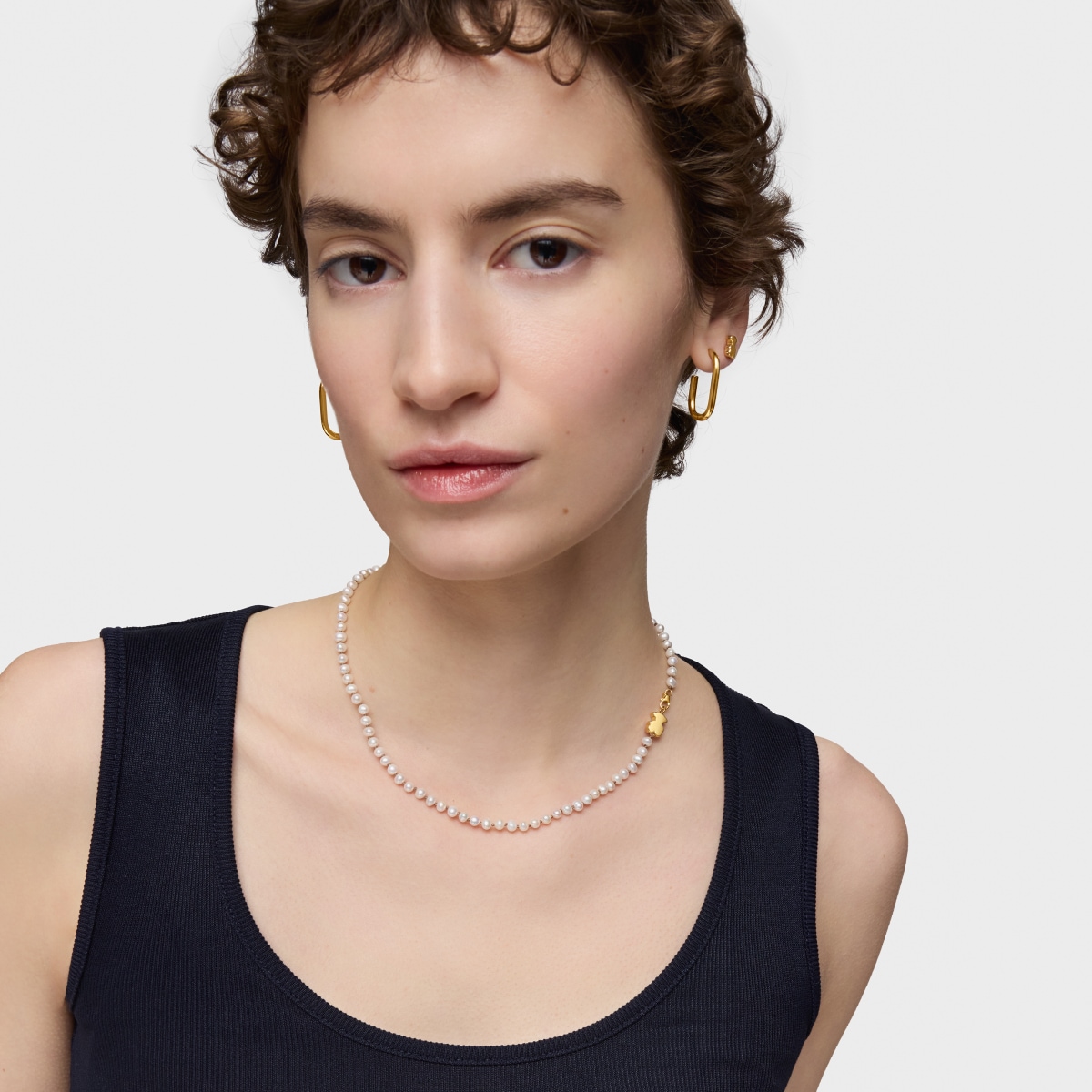 Short gold Necklace with cultured pearl and 10 mm bear motif Sweet Dolls