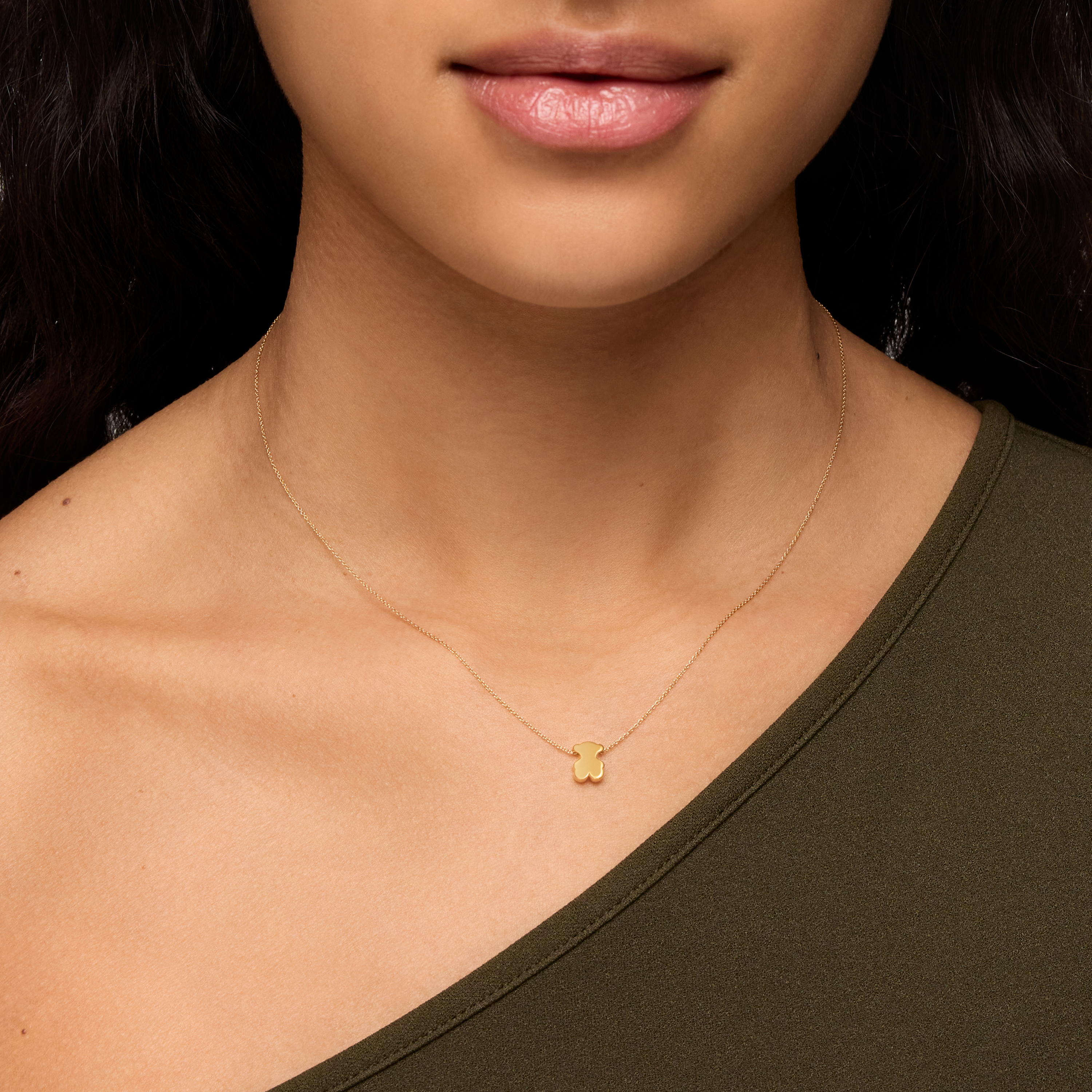 Short 18K solid gold Necklace with mm bear motif Sweet Dolls