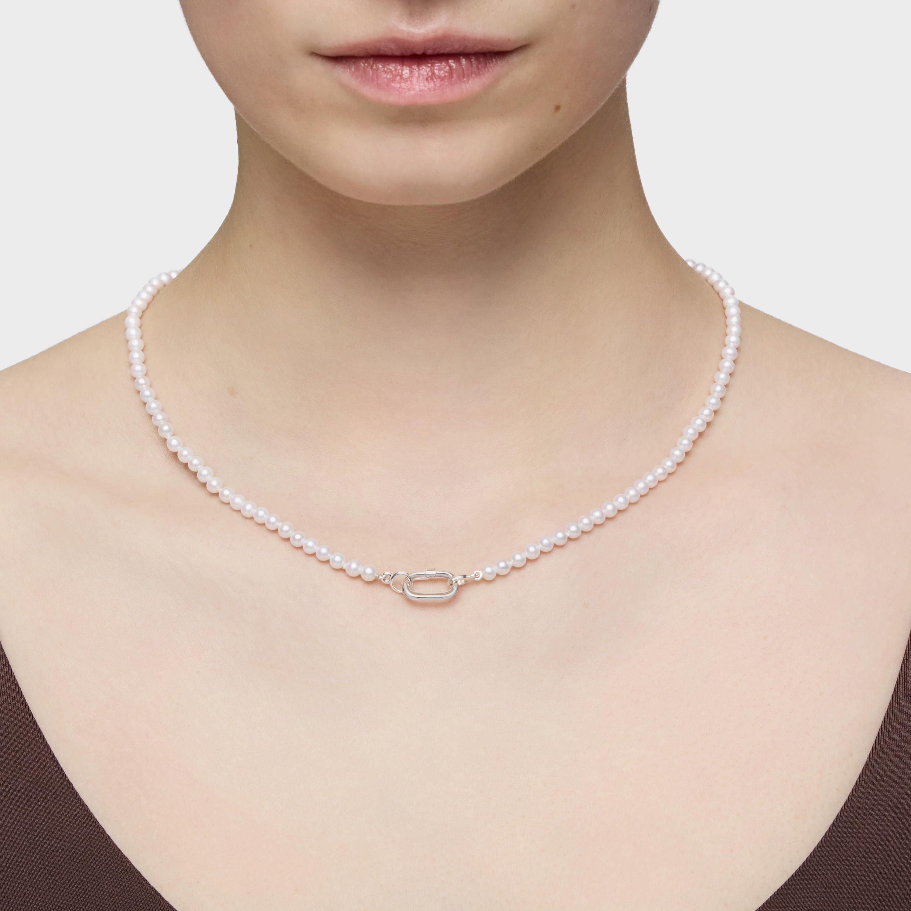 Necklace with cultured pearls and silver ring Hold Oval