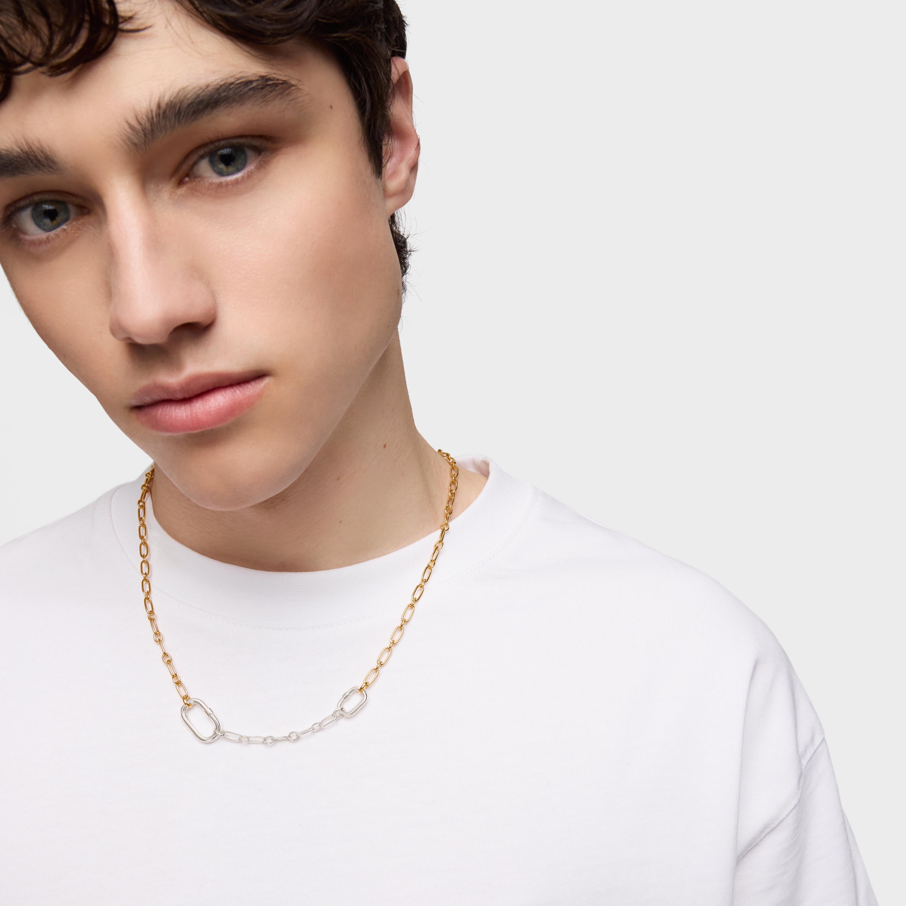 Silver chain Pendant with ring Hold Oval