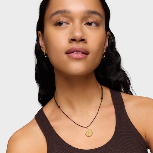 Collar con baño de oro 18 kt sobre plata, diamantes y calcedonia Aelita