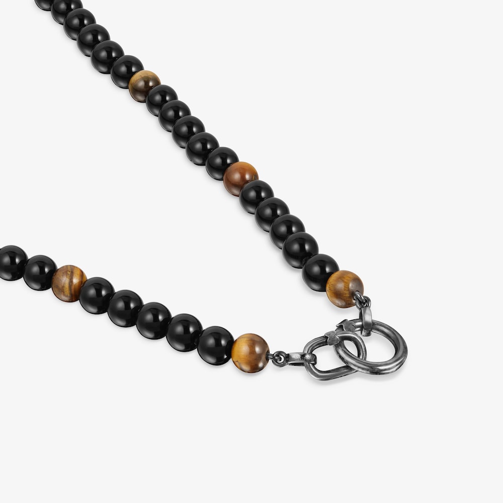 Colar de prata envelhecida com &oacute;nix, olho de tigre e an&eacute;is Hold Man