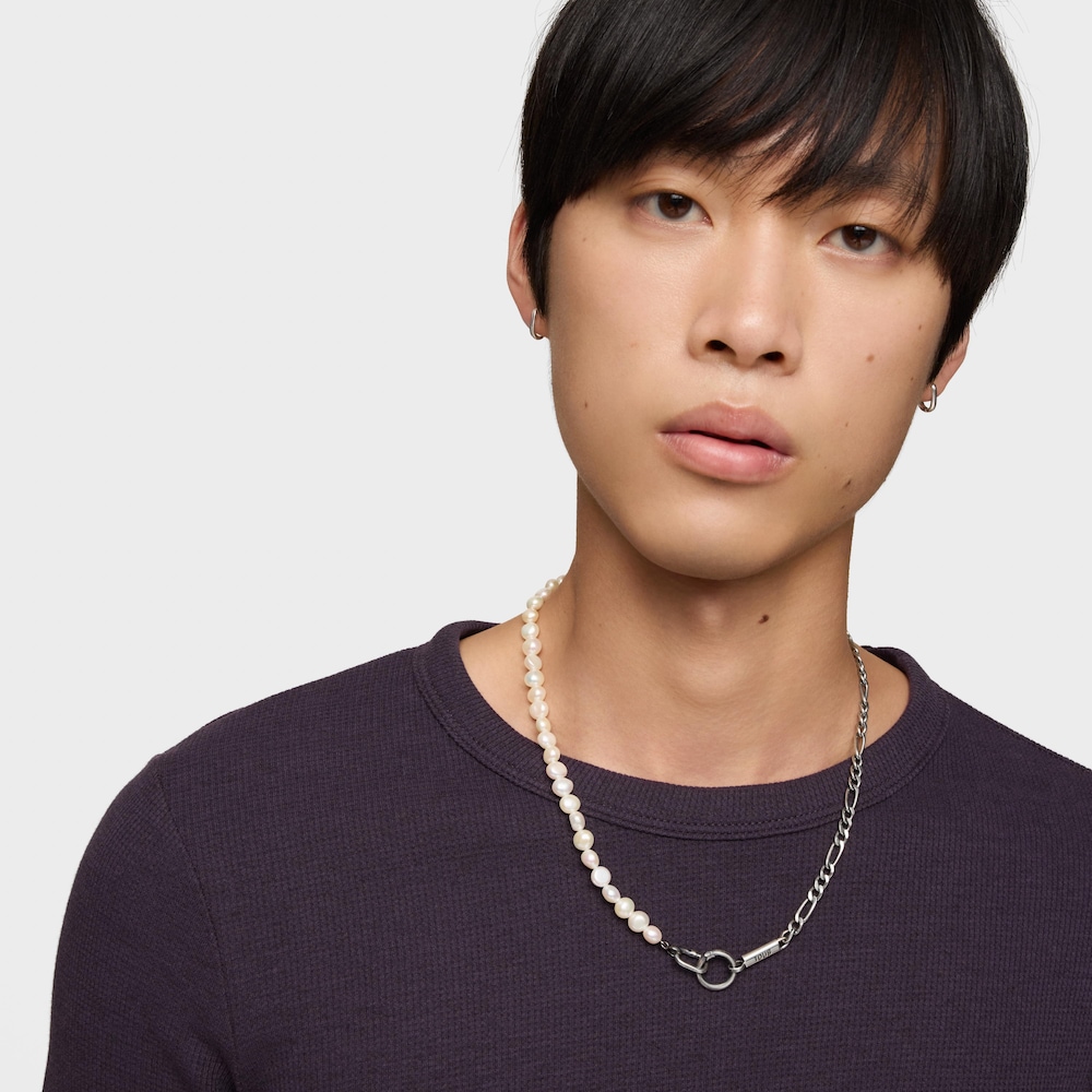 Silver curb chain Necklace with cultured pearls Hold Man