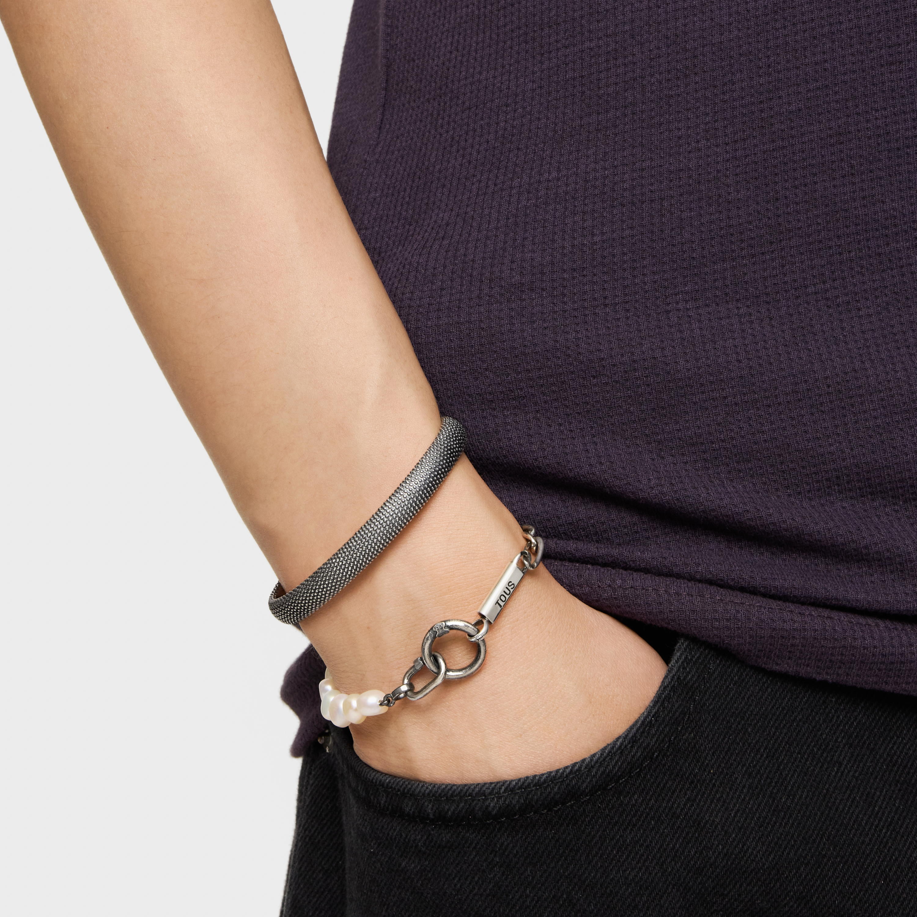 Silver curb chain Bracelet with cultured pearls Hold Man