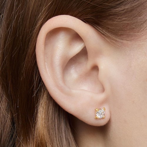 18kt gold plating over silver single Earring with lab-grown diamonds Color Pills