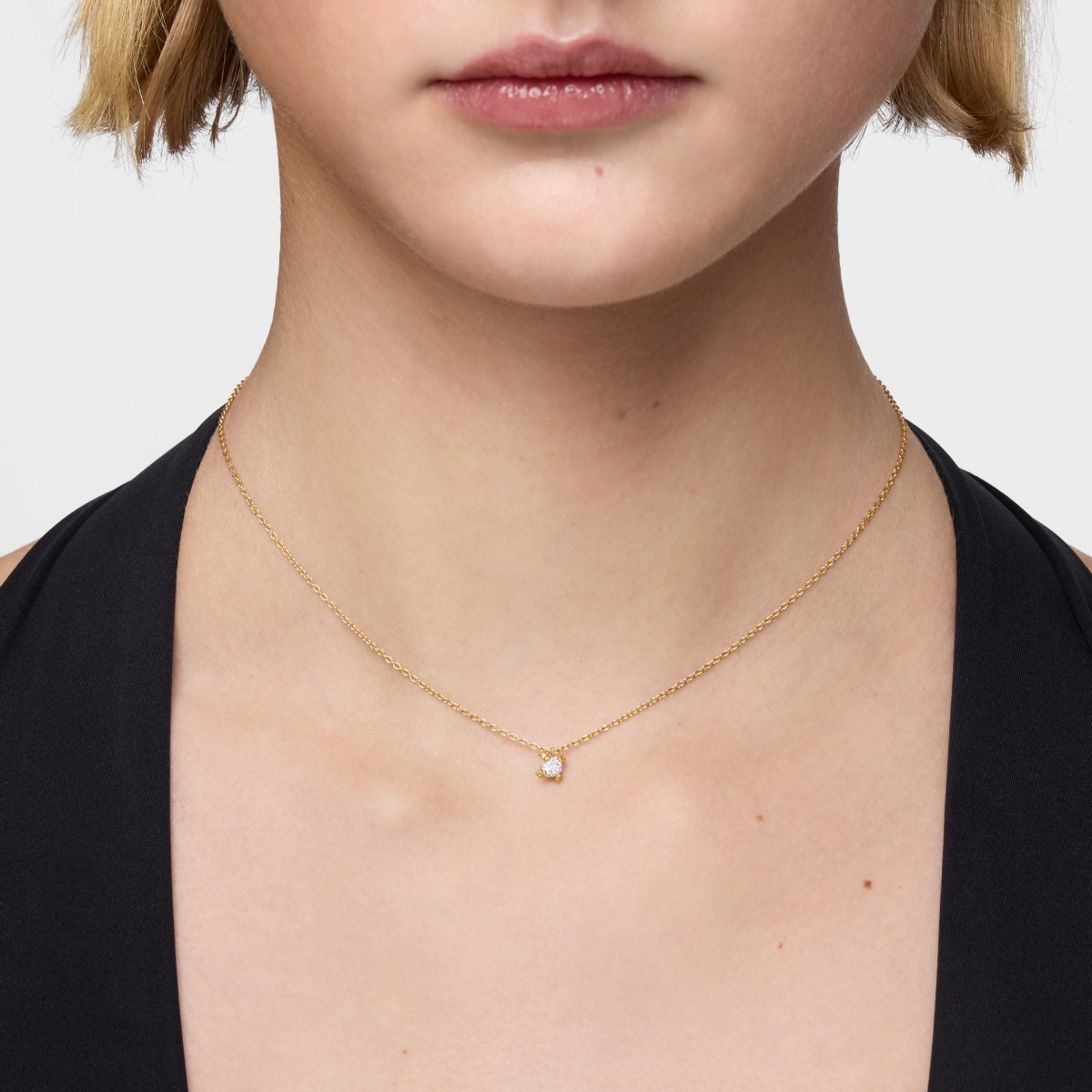 Collar corto con baño de oro 18 kt sobre plata y diamante creado en laboratorio Color Pills