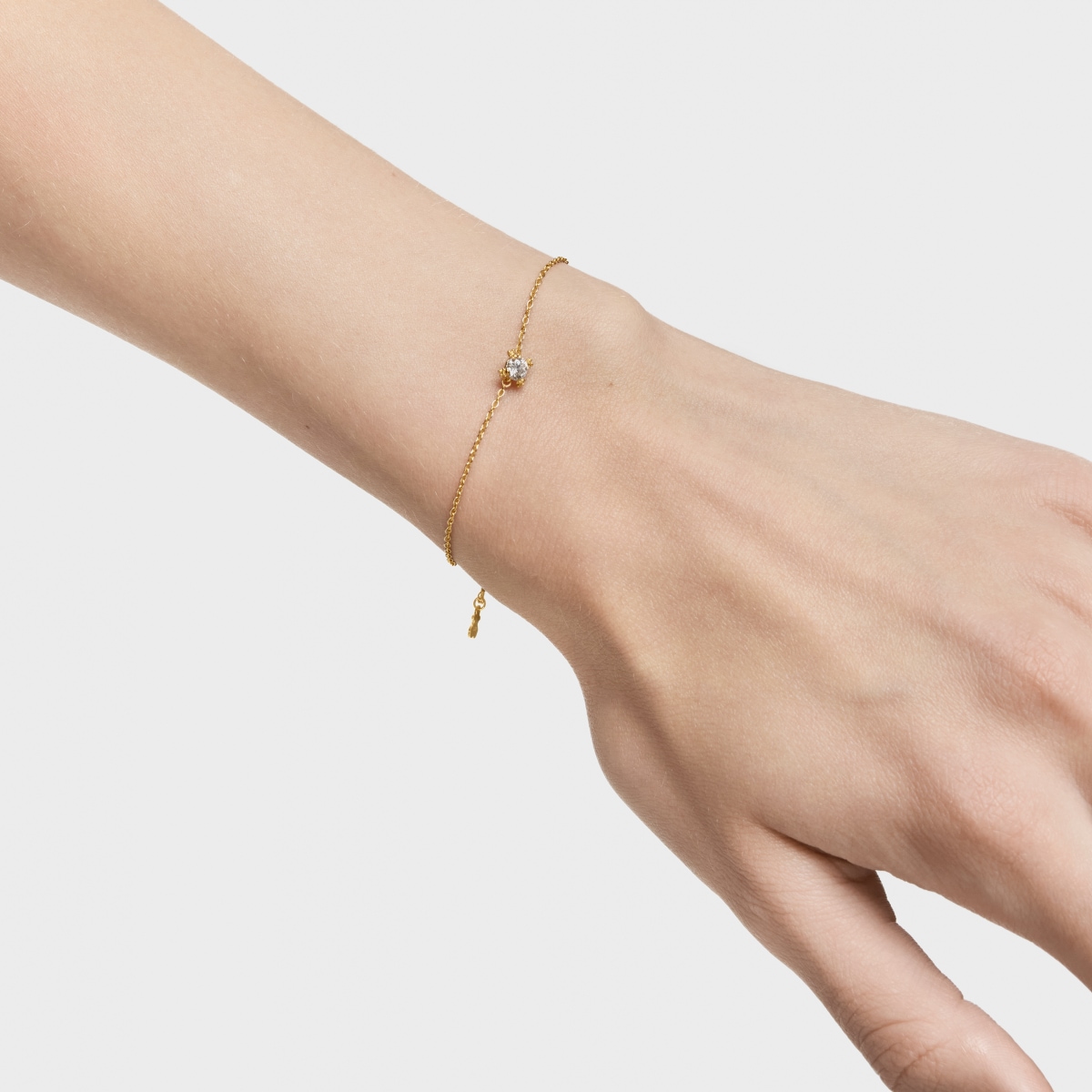 Pulsera cadena con baño de oro 18 kt sobre plata y diamante creado en laboratorio Color Pills