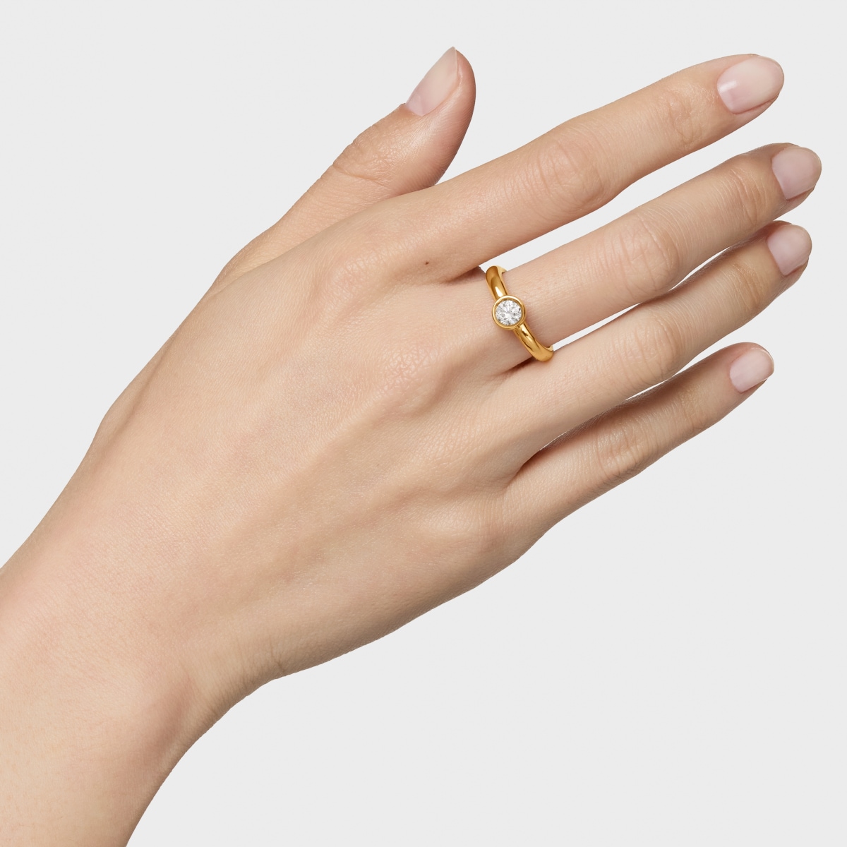 18kt gold plating over silver Wide ring with laboratory-grown diamond Line LGD