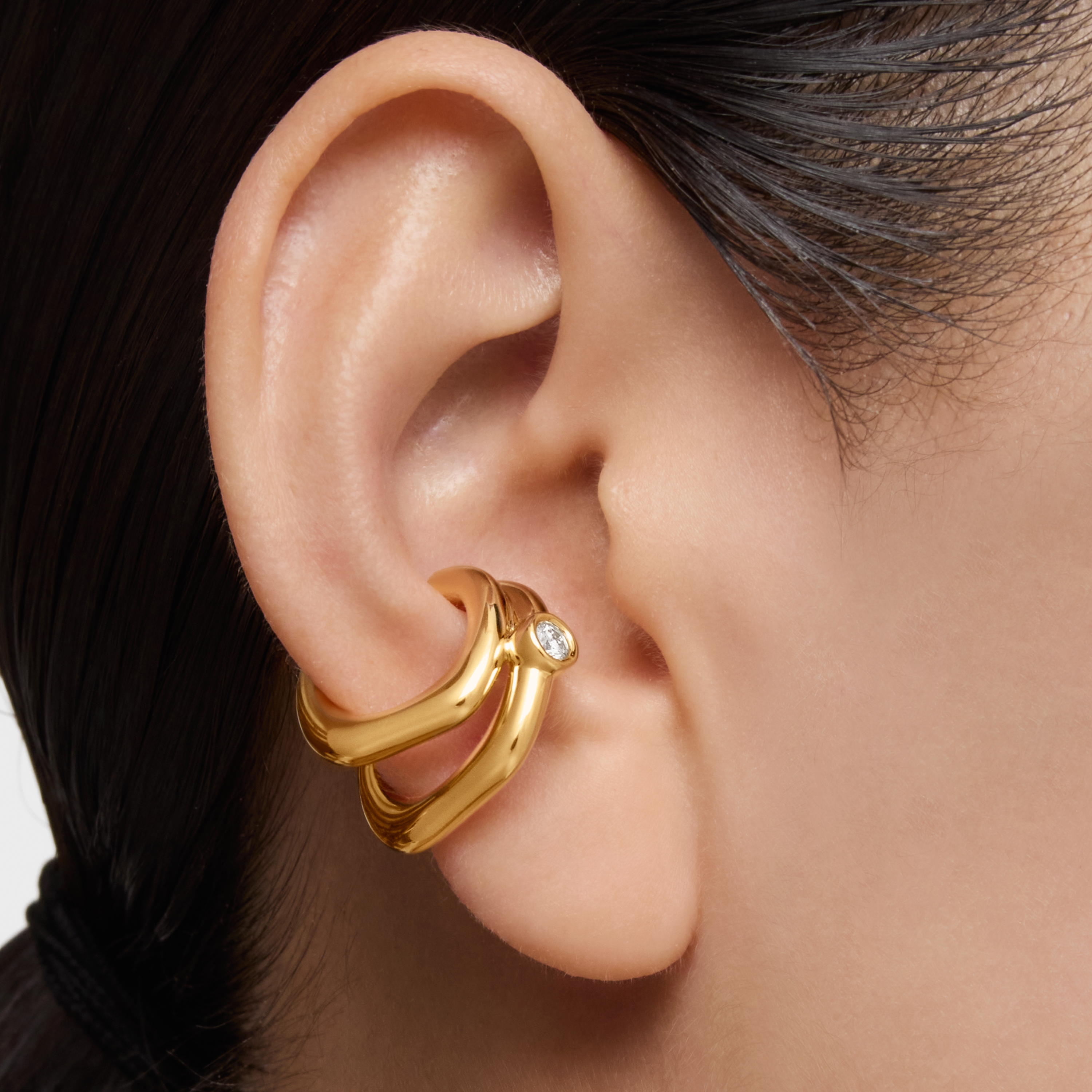 18kt gold plating over silver 2-hoop Earcuff with laboratory-grown diamond Line LGD