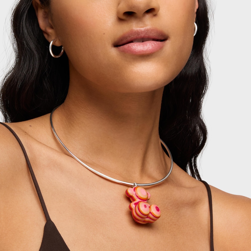 Př&iacute;věsek ve tvaru medv&iacute;dka ze stř&iacute;bra a recyklovan&eacute;ho pap&iacute;ru o&nbsp;velikosti 40&nbsp;mm Bold Bear