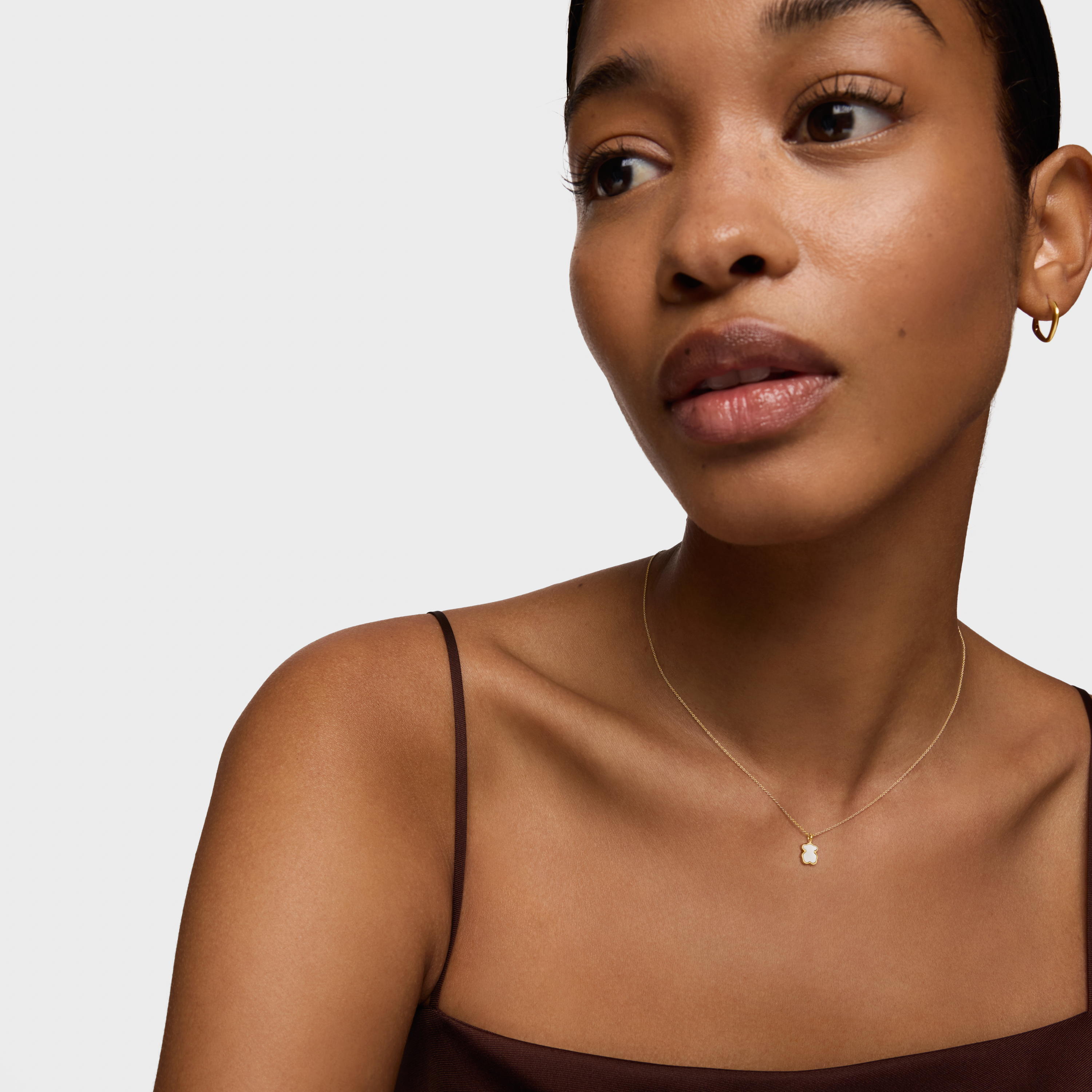 Short 14K solid gold Necklace with mother-of-pearl XXS