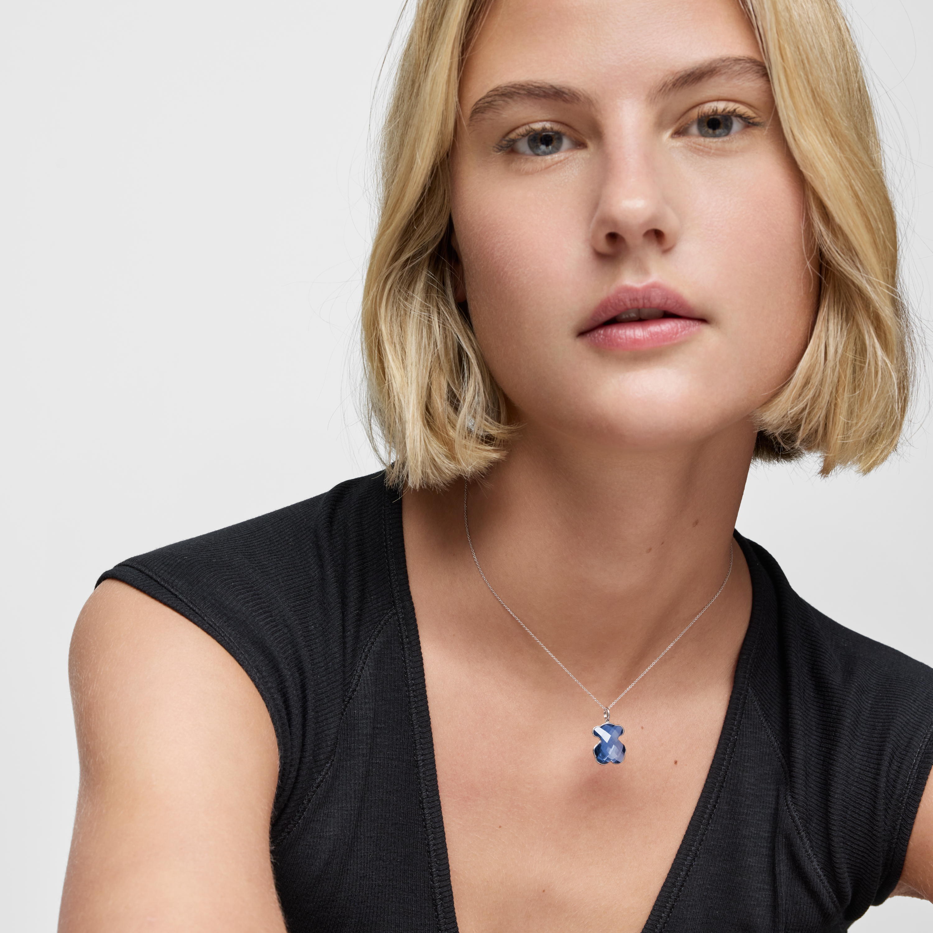 14K white gold and lab-grown sapphire bear Pendant Icon Color LGG