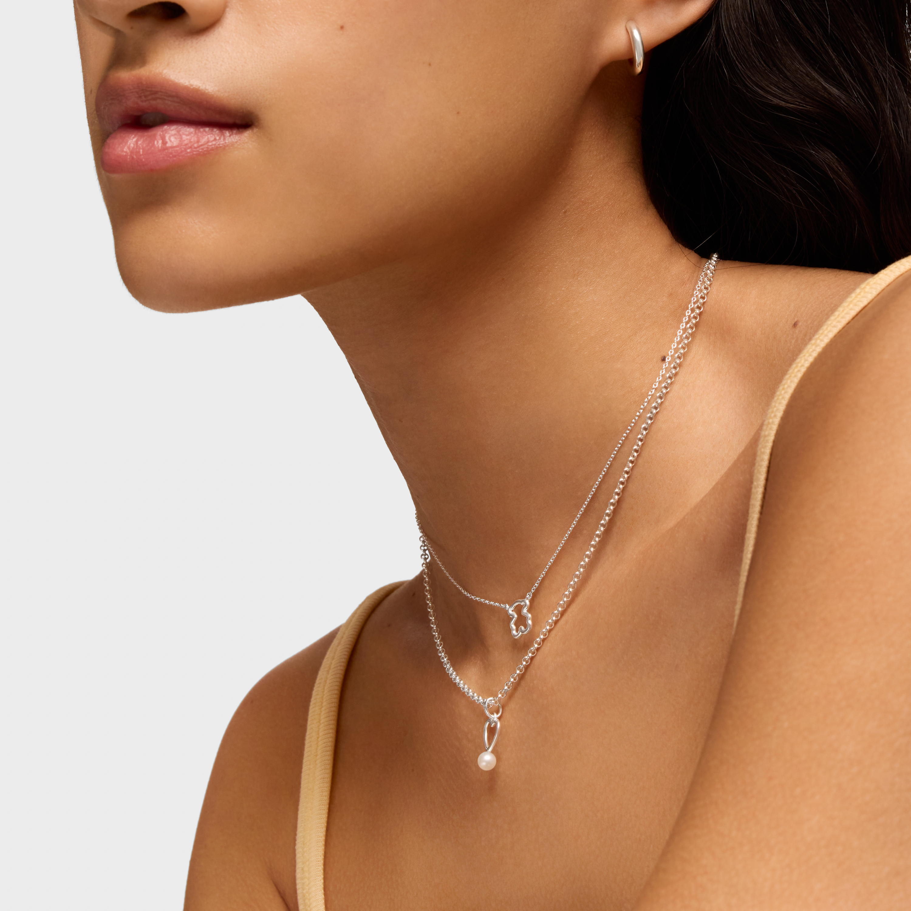 Collar corto de plata y motivo oso New Silueta