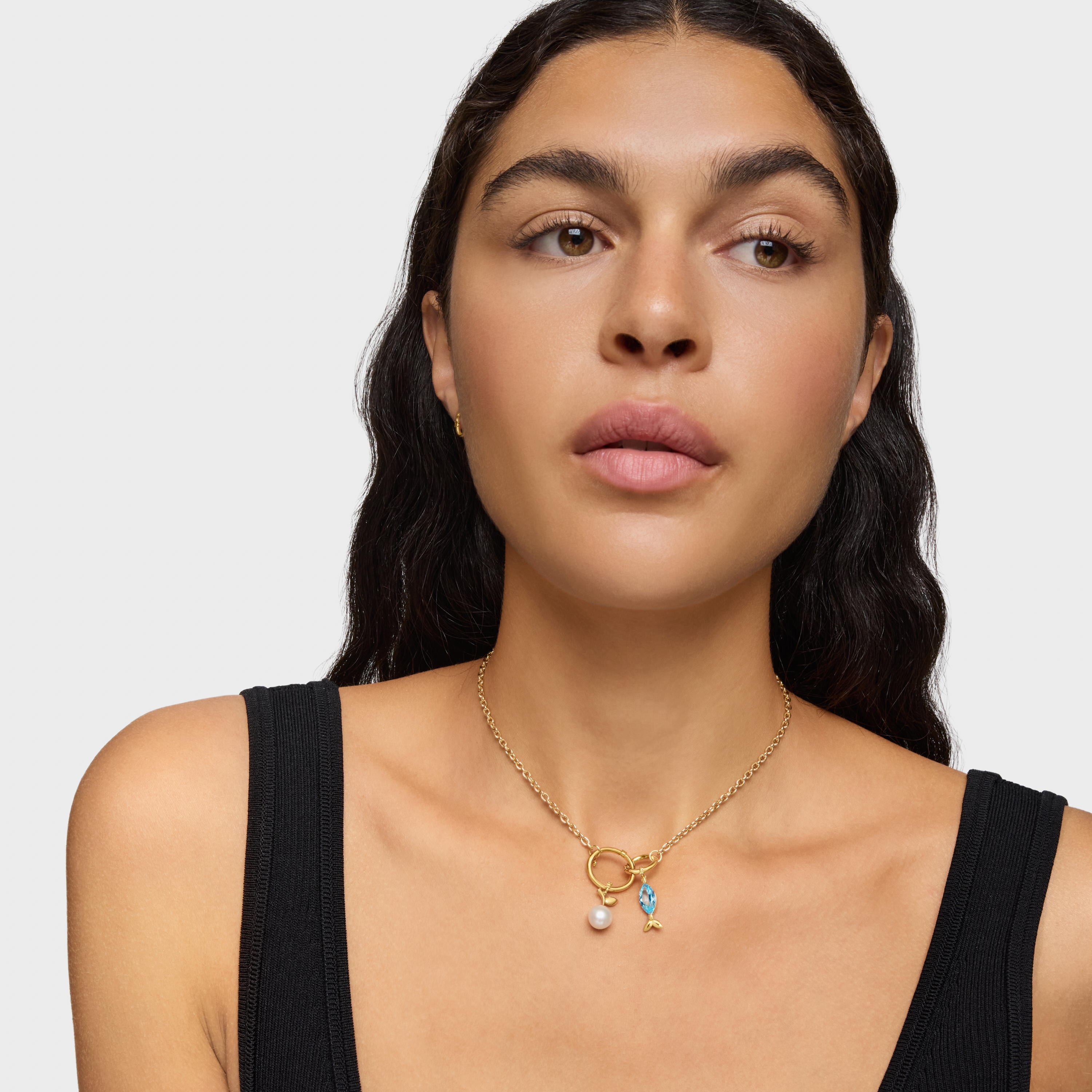 14K solid gold Pendant with cultured pearl Medallions