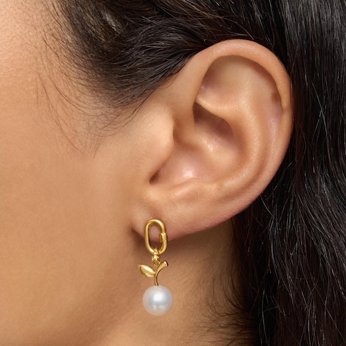 14kt gold Pendant with cultured pearl Medallions