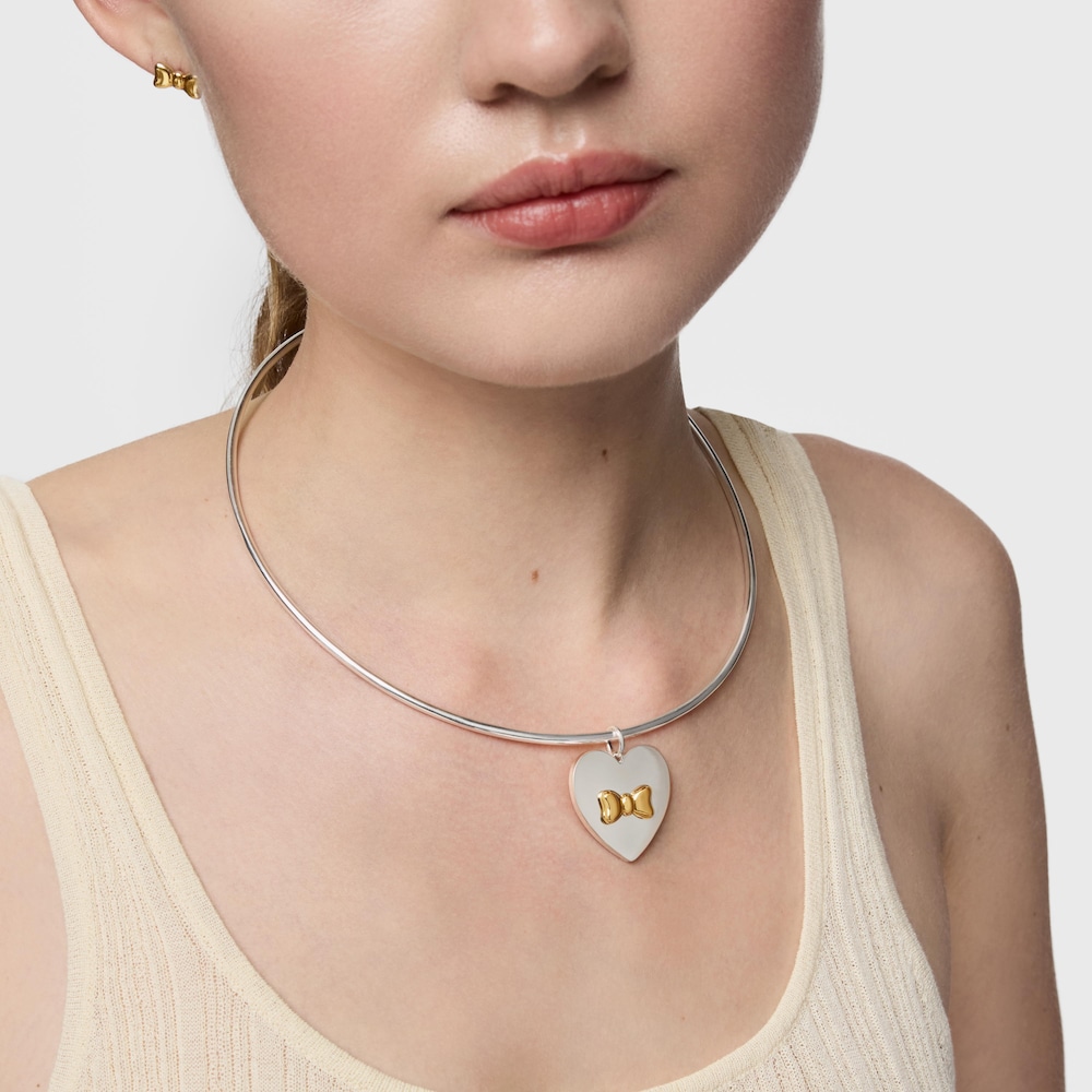 Dwukolorowy Wisiorek w kształcie serca z motywem kokardy TOUS Ribbon