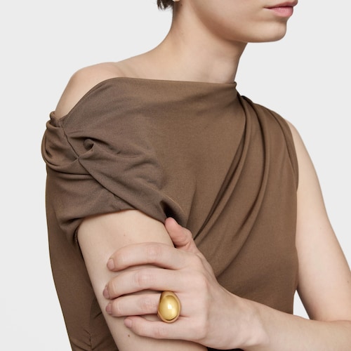 Anillo ancho con baño de oro de 18 kt sobre plata abombado Warm