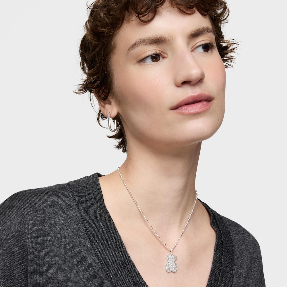 Stř&iacute;brn&yacute; Př&iacute;věsek ve tvaru medv&iacute;dka s&nbsp;texturou bonb&oacute;nu Sweet Dolls