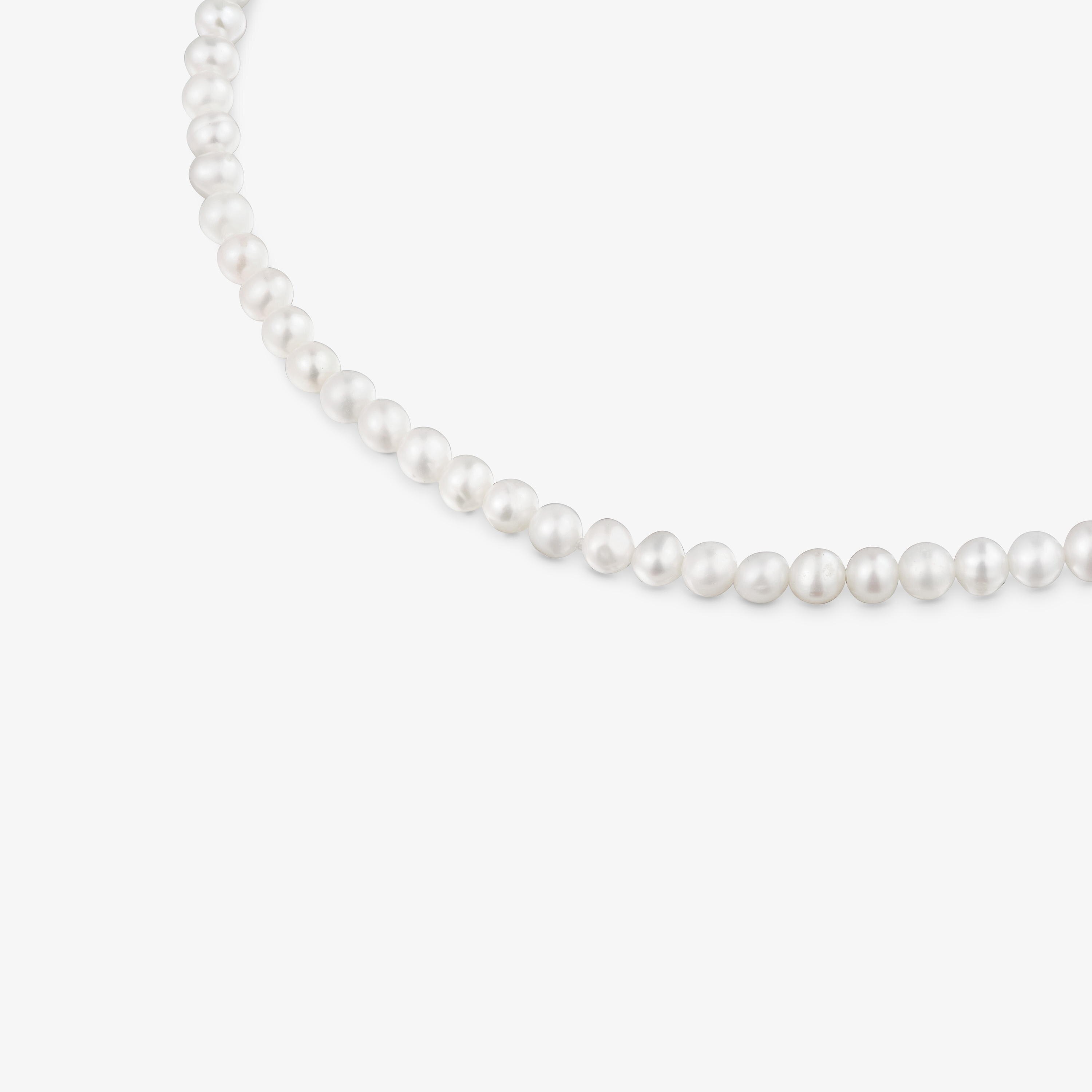 Silver and 8 mm pearl Necklace Hold