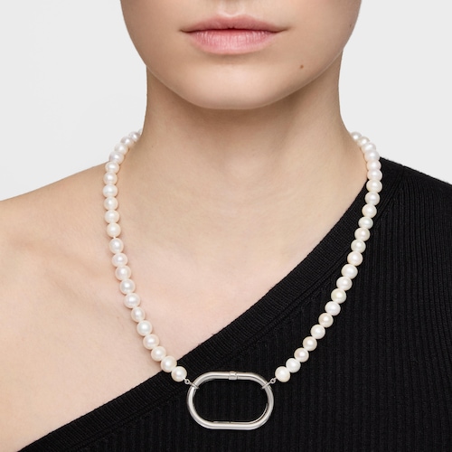 Silver and 8 mm pearl Necklace Hold