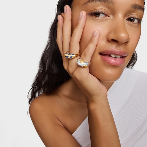 Anillo con baño de oro de 18 kt sobre plata y motivos azules Warm