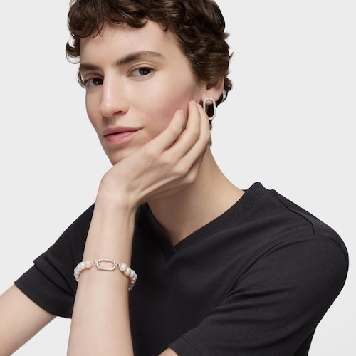 Pulsera con perlas cultivadas y anilla de plata Hold Oval