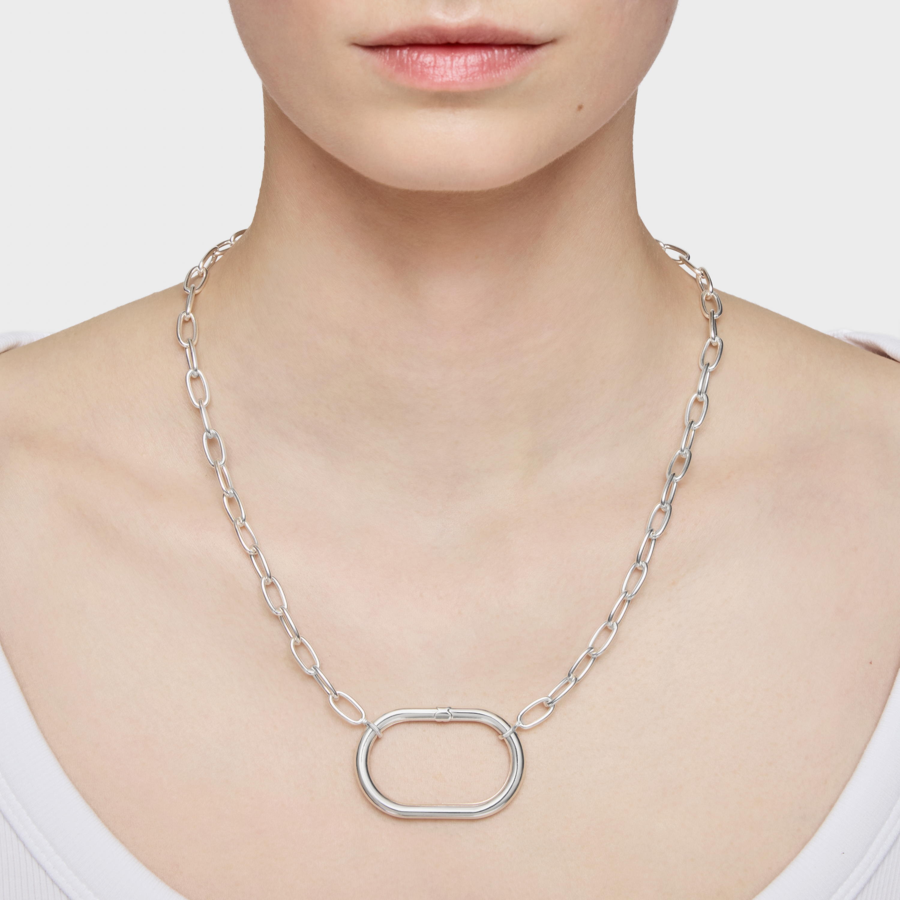 45 mm silver Ring Hold Oval