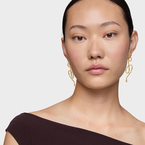 Pendientes largos con baño de oro 18 kt sobre plata y diamantes creados en laboratorio Lio LGD