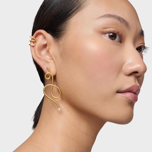 Pendientes largos con baño de oro 18 kt sobre plata y diamantes creados en laboratorio Lio LGD