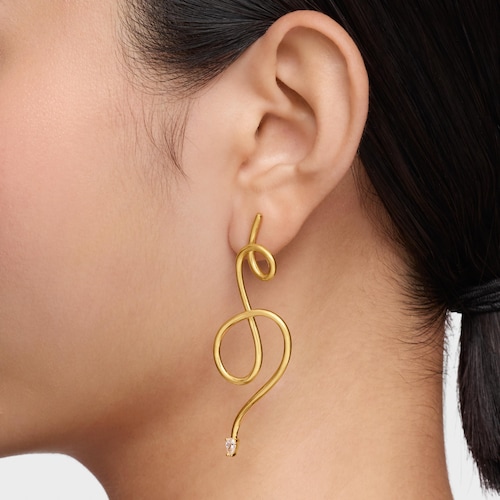 Pendientes largos con baño de oro 18 kt sobre plata y diamantes creados en laboratorio Lio LGD