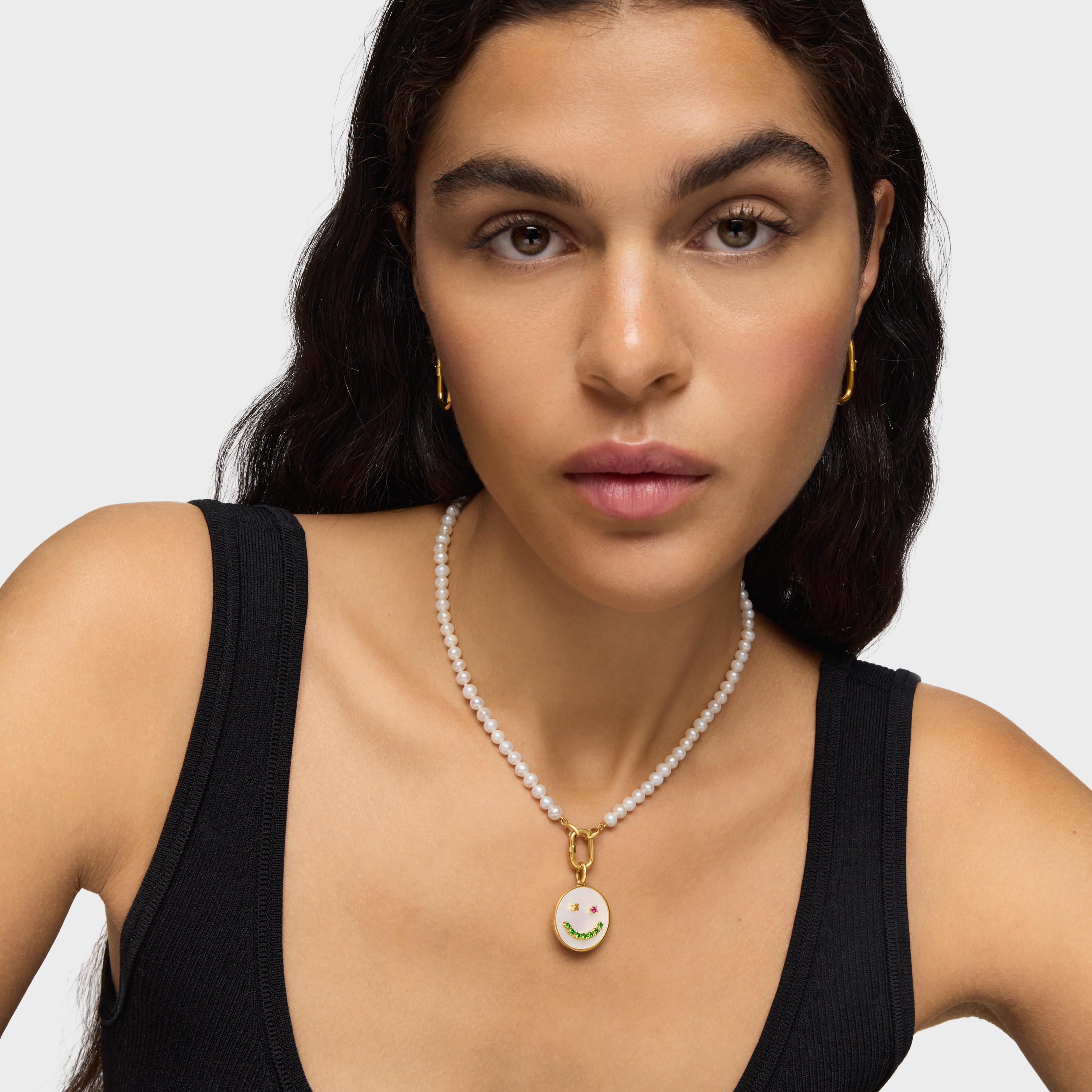 Smile Pendant with 18kt gold plating over silver, mother-of-pearl