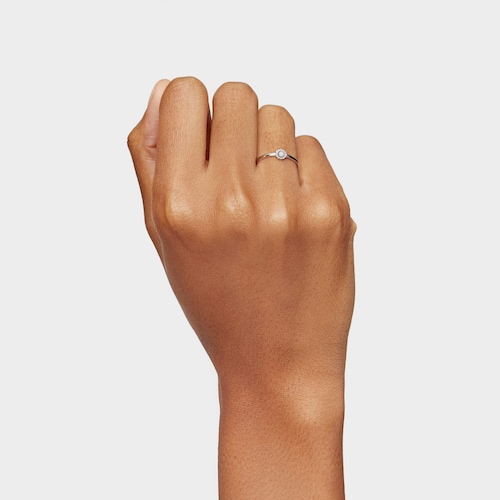 14kt white gold and diamond solitaire Ring Les Classiques