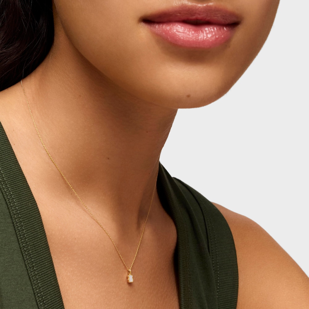 Collar corto de oro 14 kt y n&aacute;car Glory