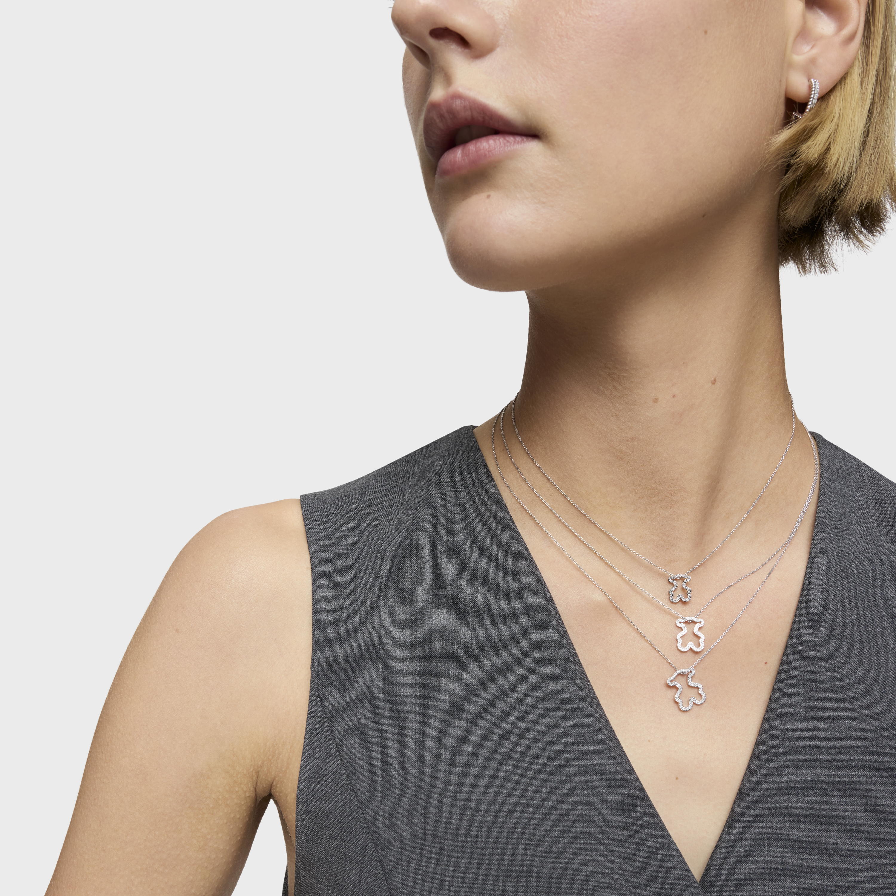 14kt white gold bear Pendant with diamonds Silueta