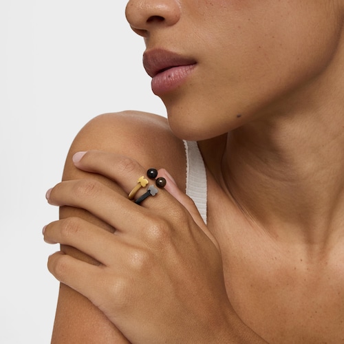 Anillo abierto de acero negro y ojo de halcón Icon Mesh