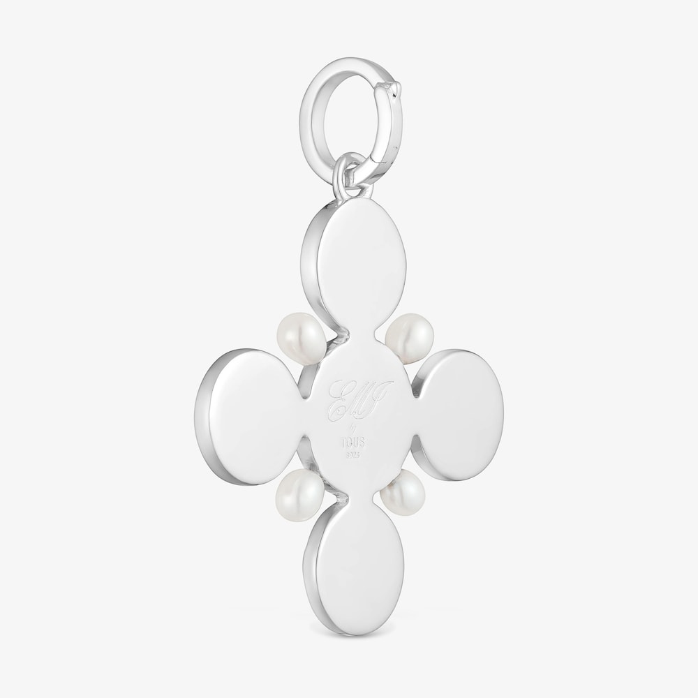 Stř&iacute;brn&yacute; Př&iacute;věsek ve tvaru kř&iacute;že s&nbsp;onyxem a uměle vypěstovan&yacute;mi perlami TOUS